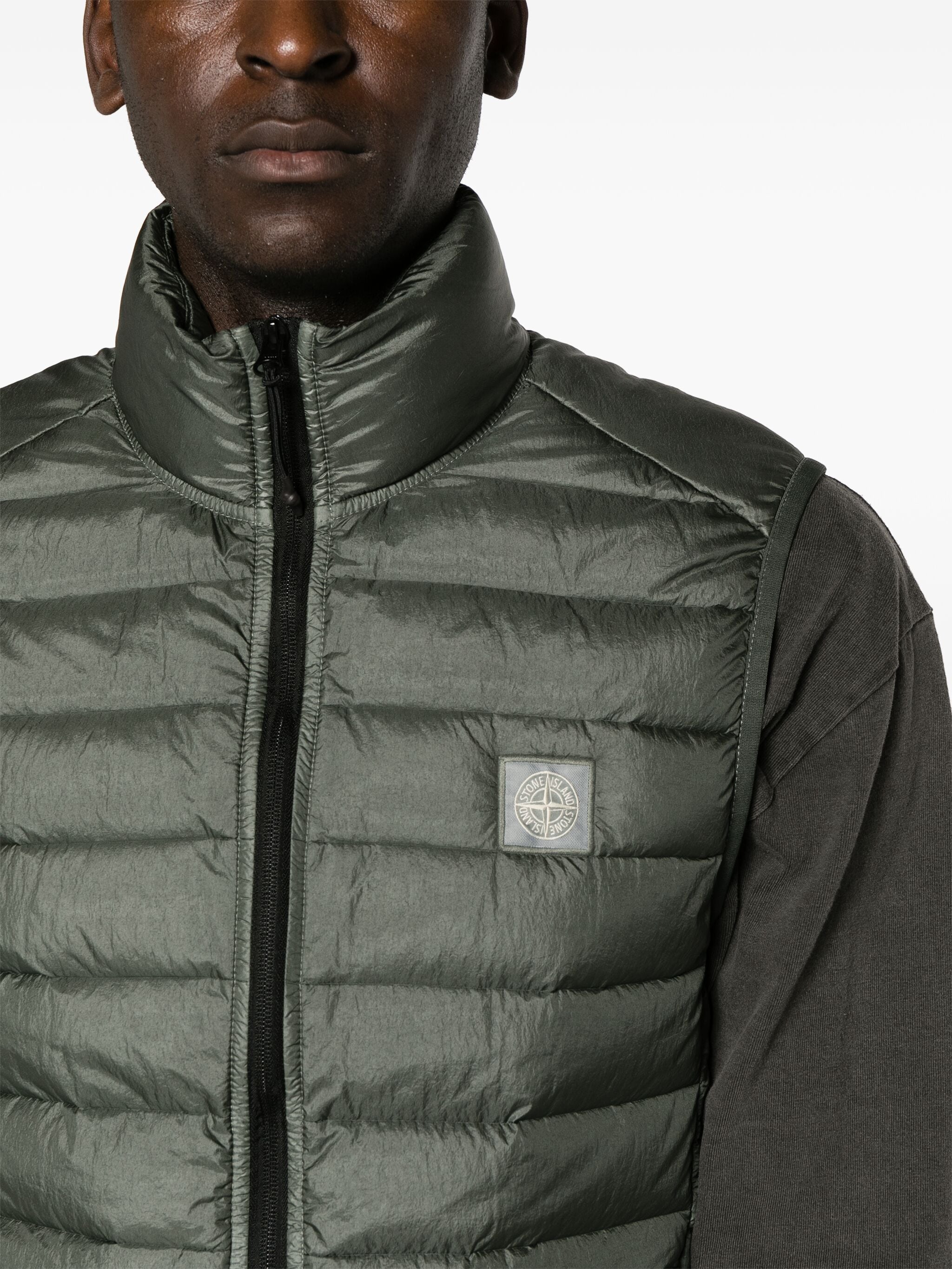 Stone Island Stone Island стеганый жилет с нашивкой Compass — Фото 10